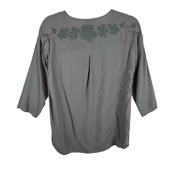 B. Boutique By Evergreen Green Embroidered 3/4 Sleeve Viscose Blouse Size L - Picture 2 of 6